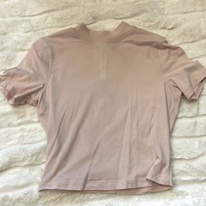 Lululemon cropped T-shirt